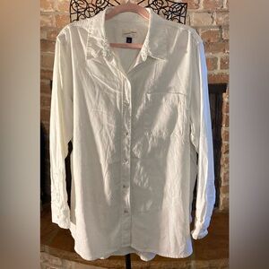 Universal Thread White Relaxed Fit Shirt